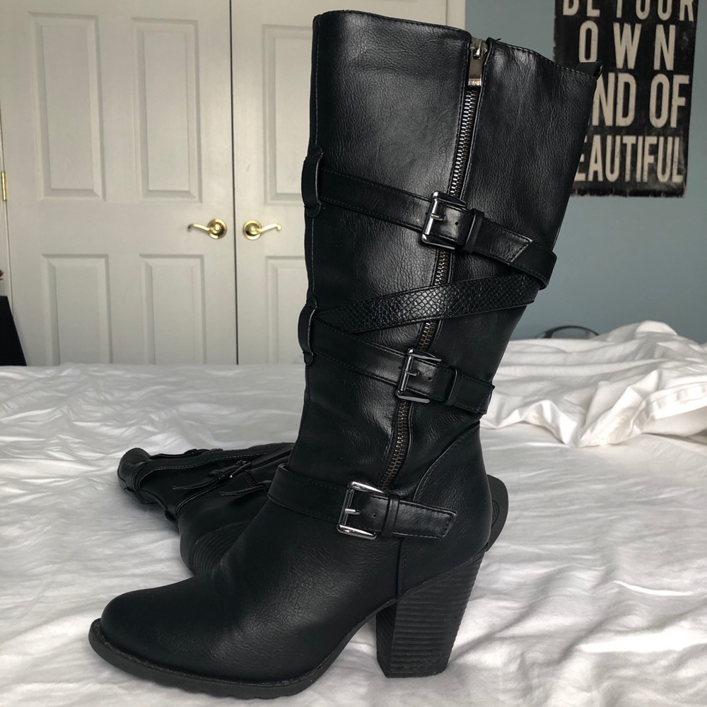 Size 9 tall, cute, strappy black boots